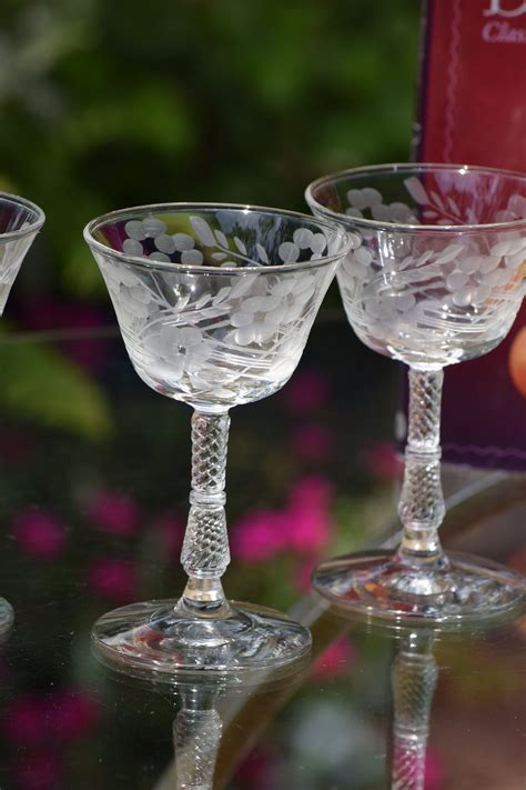 Vintage Etched Cocktail Glasses Set Of 4 Mixologist Cocktail Glasses 4 Oz Tall Cocktail