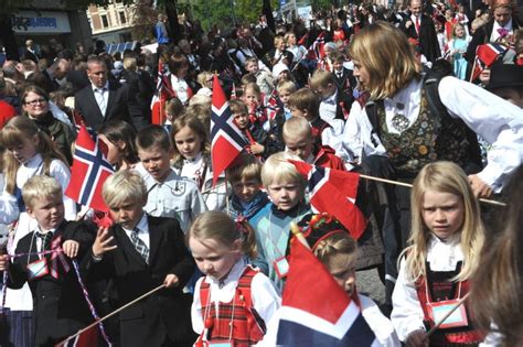 Mai kan være veeeldig slitsomt! Barnetoget i Oslo - 17. mai 2019- rekkefølgen i barnetoget