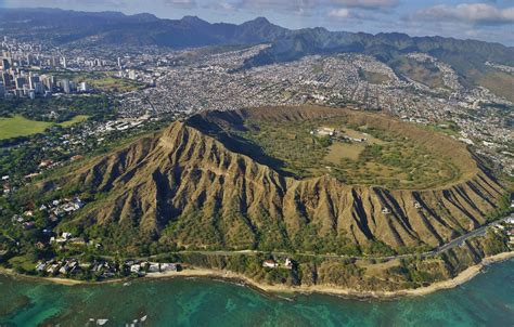Hike Oahus Historic Diamond Head And Visit The New Visitor