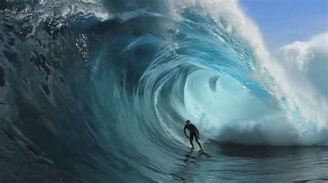 Laurie Towner Surfing Big Waves Surfing Waves Surfing Big Wave Surfing