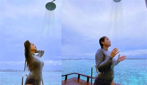 Neha Kakkar Showed A Glamorous Avatar While Taking A Shower In Maldives Snappy Photos Went