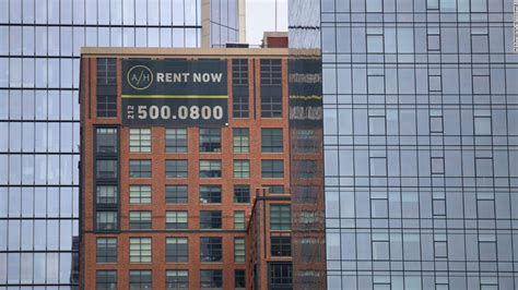 Manhattan Median Rent Hits New High Of 4 000 A Month CNN