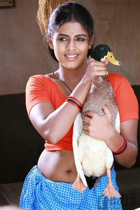 Tamil Actress Iniya Deep Navel Show In Lungi Blouse Hd Photos Film Actress Plus