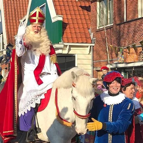 De theatermakers en schrijvers verwonderen zich over. Pin van Geerhard Schuurman op St.Nicolaas in 2020 ...