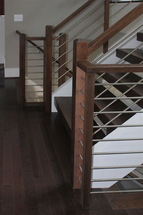 Whether you are remodeling a staircase or building a new home, carolina stair supply has the right products to capture the imagination. 22_Stainless Steel & Dark Wooden Treads in Fabulous New ...