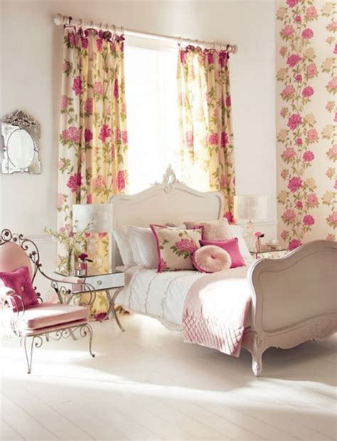 Cool Floral Bedroom Decorating Ideas