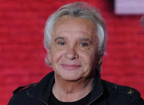 Étudiez le parcours et la vie de ce grand artiste populaire qu'est michel sardou. Michel Sardou convoqué à l'Elysée après avoir critiqué ...