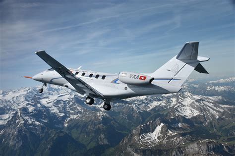 Pilatus New Pc 24 Super Versatile Jet Gets A Round Of Applause After