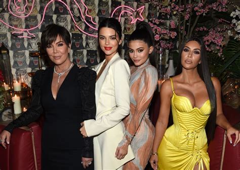 here s what kardashians look like without plastic surgery according to viral tiktok video ibtimes