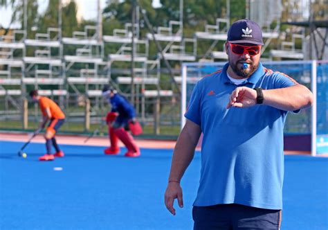 Van de trainingsgroep van oranje vielen justen blok, roel bovendeert en maurits visser eveneens. Max Caldas: 'Mensen beseffen in Nederland niet hoe goed ze ...