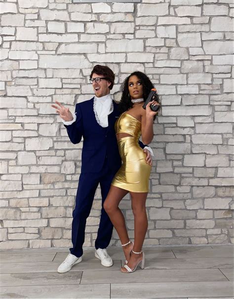 foxy cleopatra and austin powers costume halloween outfits couples halloween outfits foxy