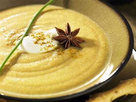 Kürbis-Maroni-Suppe Rezept | EAT SMARTER