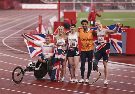 Jonnie Peacock Hails Libby Clegg After Paralympicsgb Take Universal