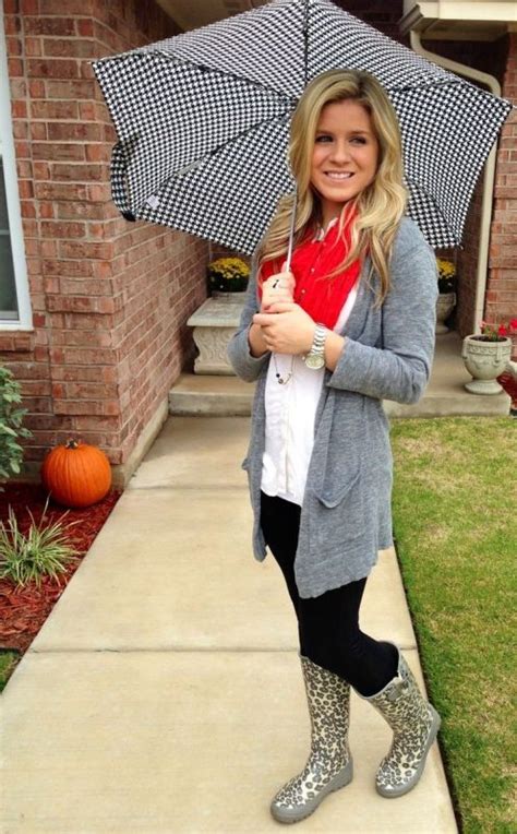 Making the most of a break in the weather after a rainy start to the day, he took to the greens of farm. 20 Fashionable Rainy Day Outfit Ideas For Women - Styleoholic