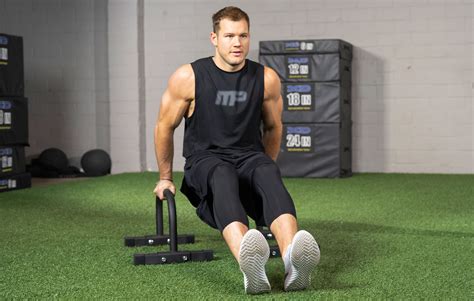 The bachelor's colton underwood has loved the game of football his entire life, culminating with a collegiate career at illinois state and training camp. Football Standout-Turned-Bachelor Star Colton Underwood on His Fitness Transformation | Muscle ...