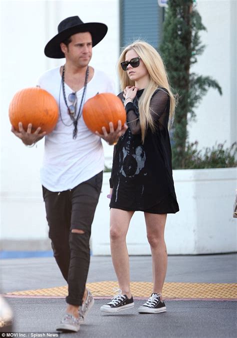 Avril Lavigne Is Letting Ryan Cabrera Stay At Her Mansion Daily