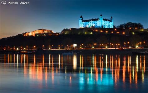 Pays neuf intégré à la zone euro, la slovaquie fête en 2018 son 25e anniversaire d'existence en tant que république indépendante. Guide en Slovaquie : guide touristique pour visiter la ...