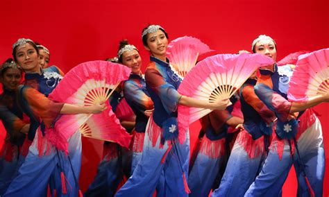 Chinese Fan Dance