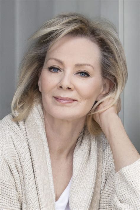 Emmy Winner Jean Smart On Her Special Nomination For Hbos Watchmen Awardsdaily