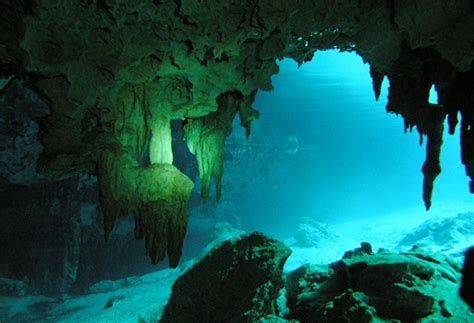 Top 10 Famous Underwater Caves In The World