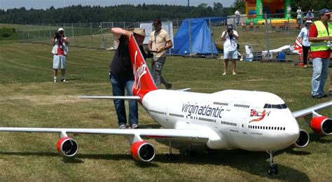 Wordlesstech Biggest Rc Airplane In The World