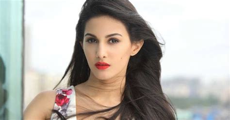 Many do not know that she started her career at the age of 16 as a model. Amyra Dastur Wiki, Biography, Dob, Age, Height, Weight ...