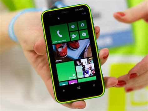 Harga Dan Spesifikasi Nokia Lumia 620 Windows Phone 8