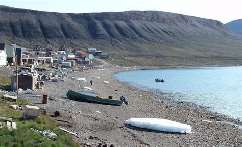 Arctic Bay 2011 Population 823 Inuktitut Syllabics ᐃᒃᐱᐊᕐᔪᒃ