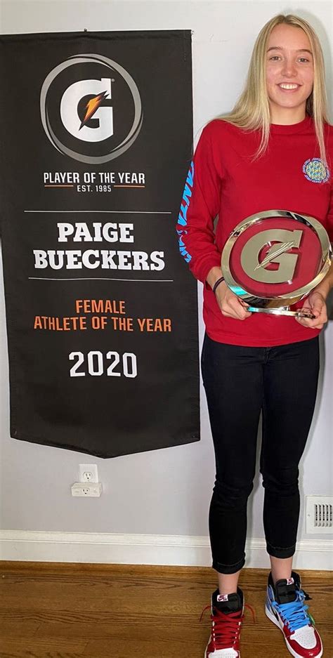 Watch the latest video from paige bueckers (@paigebueckers). VIDEO: Paige Bueckers Gatorade Athlete of the Year reveal ...