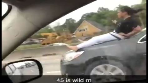 Video Of Womans Wild Ride On Car Hood On I 45 Goes Viral Abc7 Chicago