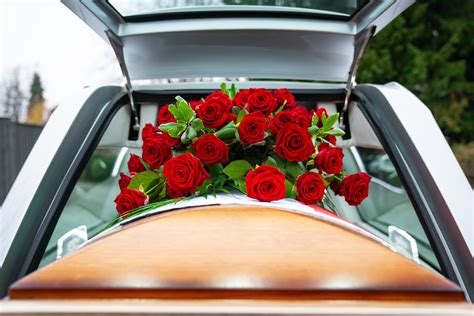 Capturing Moments of Love and Remembrance: Nottinghamshire Funeral