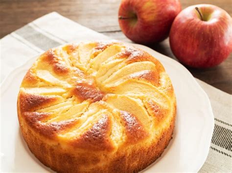 Gâteau aux pommes et épices douces de Cyril Lignac Tous en cuisine Menus de fêtes M