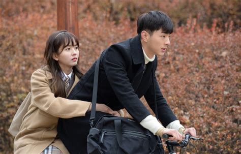 Nonton page turner (episode 1) subtitle indonesia. Ji Soo and Kim So Hyun Enjoy a Romantic Bike Date for ...