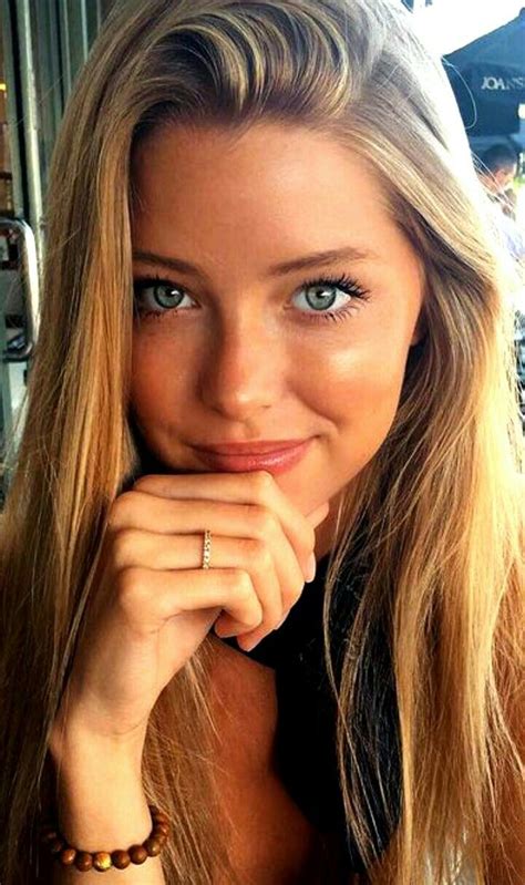 Pin By Frank Reben On Caras Hermosas Girl With Green Eyes Blonde Green Eyes Blonde Beauty