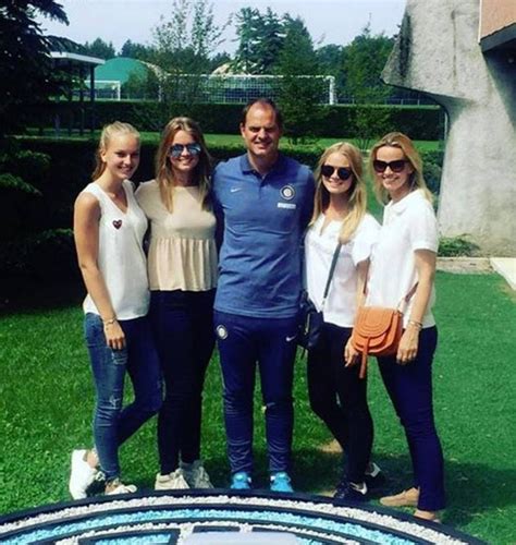 What is this message about? Beau, Romy e Jackie de Boer: le bellissime figlie di Frank ...