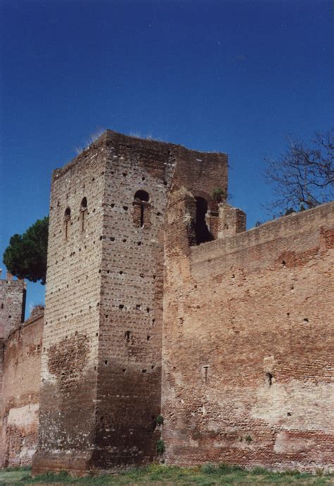 Le Mura Di Roma