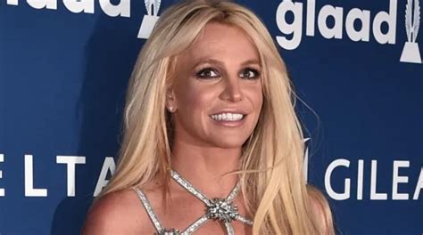 Britney Spears Reflects Evil Mermaid Vibes As She Goes Topless To