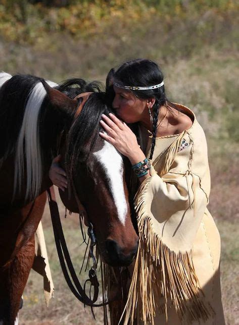 「ネイティブアメリカンインディアン」のベストアイデア 25 選｜pinterest のおすすめ ネイティブアメリカンインディアン、アメリカ原住民の髪、戦士のシンボル