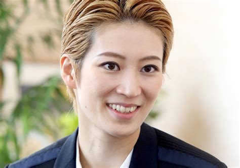 ──宝塚歌劇団を退団されてから約1年半。 この期間は明日海さんにとってどんな時間でしたか？ 在団中は、自分が一番大好きなのが宝塚の世界で、そこに飛び込んだ 1985年生まれ、静岡県出身。 2003年に宝塚歌劇団に入団し、月組に配属。 演技や歌の実力と舞台上での華で早くから注目され. 【華麗なる宝塚】星組男役スター、瀬央ゆりあ 初単独主演 ...