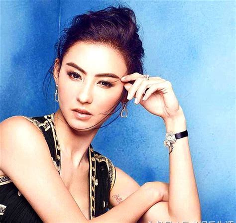 See more of 張柏芝 cecilia cheung on facebook. 張柏芝近況曝光，素顏直播化妝，卻被大家吐槽，網友：素顏真嚇人 - 每日頭條