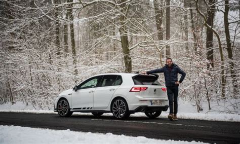 Sobald man als autofahrer mit eisglätte, schnee oder blitzeis rechnen muss, schreibt der gesetzgeber die verwendung von winterreifen vor. Fahrbericht VW Golf 8 GTI Clubsport: Das ist der Echte ...