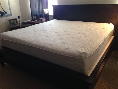 While memory foam has been popular since the 90s, gel memory foam mattresses were first manufactured in 2006 with the aim to reduce heat retention. Costco 14" Primifina Novaform Gel Memory Foam Mattress ...