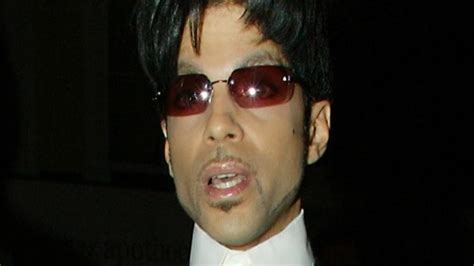 Superstar Prince Dies After Collapsing In Lift Daily Mail Online