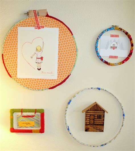 After the holidays, my apartment looked barren. The Rosy Life: DIY Embroidery Hoop Wall Art