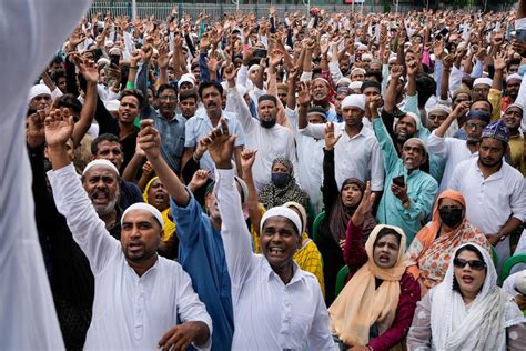 Islamic Leaders In India Call For Peace And Cancellation Of Protests