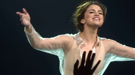 New live performance of selena gomez on the revival tour. Selena Gomez - Who Says Live - San Jose, CA - 5/11/16 ...