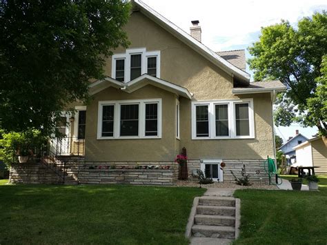 Pin de Sandi Brinkmann em exterior paint colors