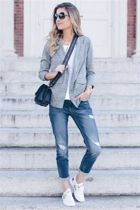 Casual Trends To Try This Fall | Casual trends, Sneakers outfit casual, Casual fall outfits
