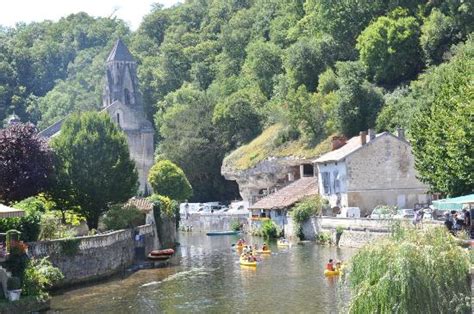 (0.02 km) le moulin de l'abbaye. Restaurant Côté Riviére dans Brantome