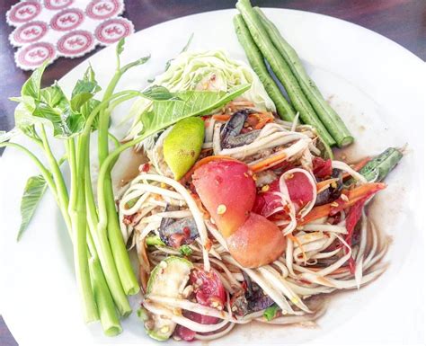 ตำปปลารา ปลาราลวกแลว ไมเหมน ทานได นว ๆ Thai Papaya salad with fermanant